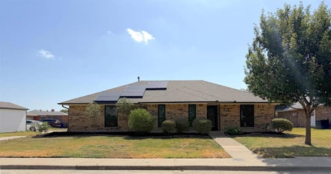Photo of 17628 Medina Drive, Dallas, TX 75287 (MLS # 21361329)