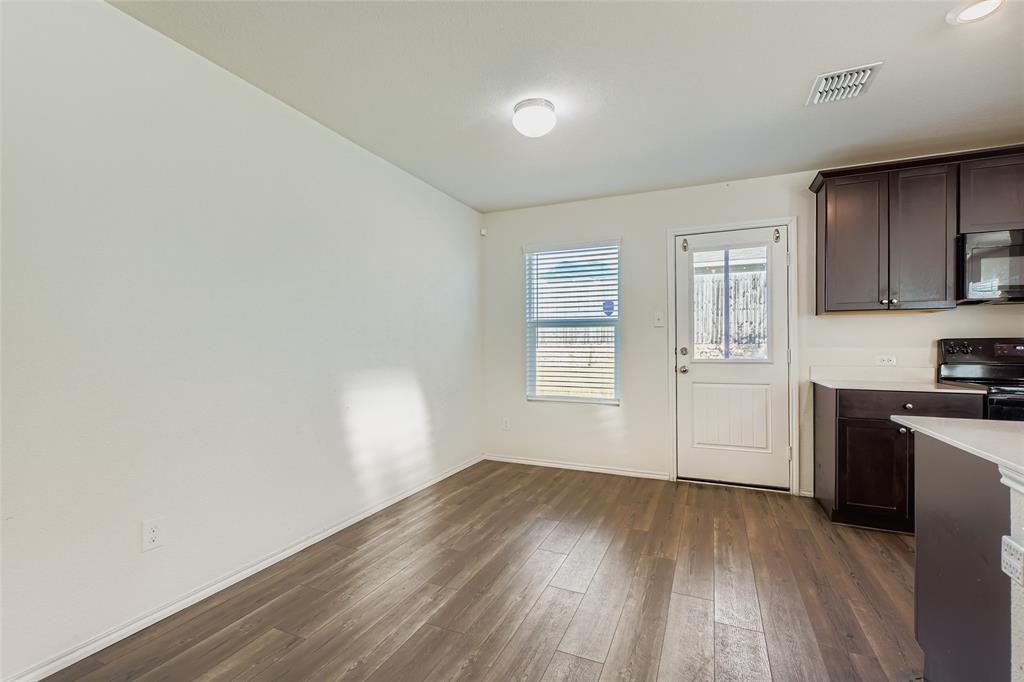 Villas Prairie Crk Add Ncb 678 - Residential Lease