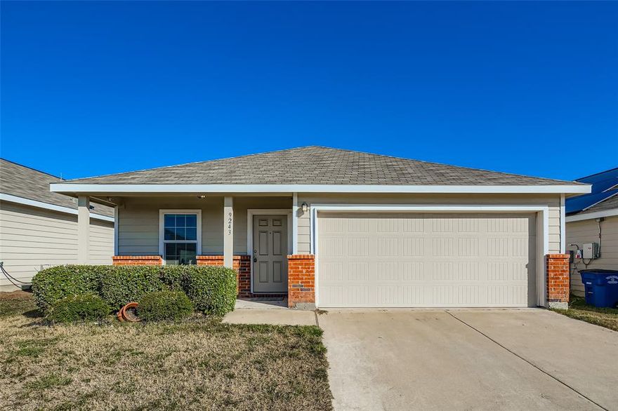 Looking for move-in ready convenience? This beautiful 2-bedroom, 1-bath home (1,056 sq ft), built in 2020, is a must-see! Step into modern living with an open-concept floorplan, stylish, bright interiors, and contemporary finishes throughout. The home features a chef-friendly kitchen, a dedicated laundry area, and an attached 2-car garage. Outside, you’ll find a spacious, fenced backyard perfect for pets and outdoor activities. Located in the Villas on Prairie Creek, this home offers easy access to major highways and Downtown Dallas.