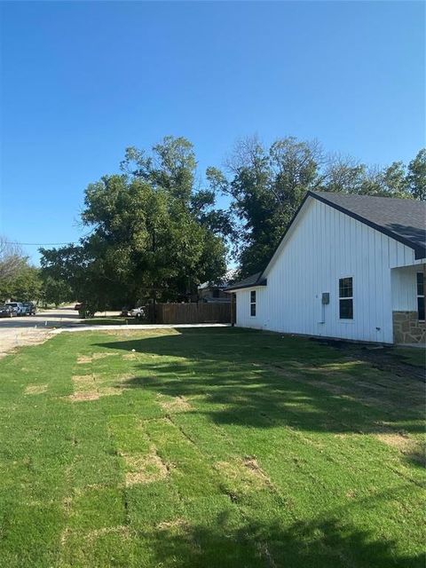 A home in Mineral Wells