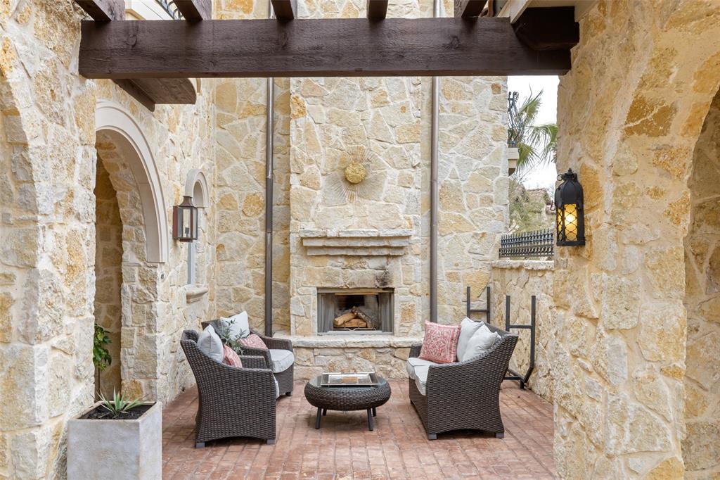 Stoneleigh Ph Four - Residential