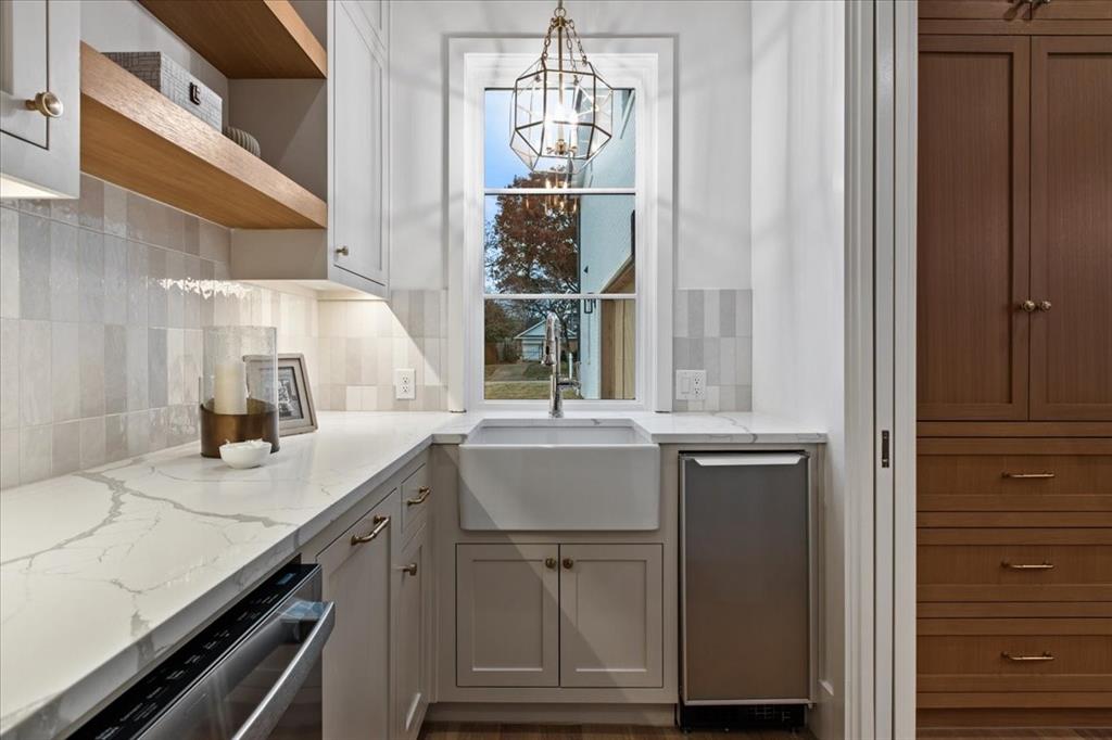 Thomas Jefferson Terrace - Residential