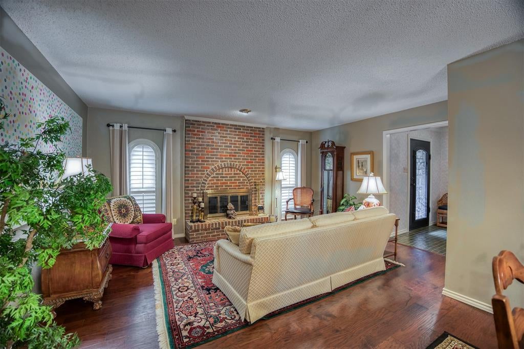 6837 Anglebluff Circle