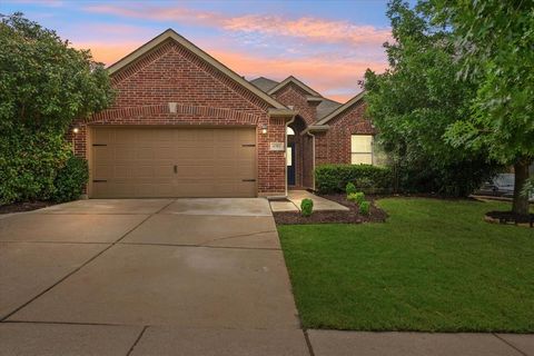 Single Family Residence in Denton TX 6703 Smoketree Trail.jpg