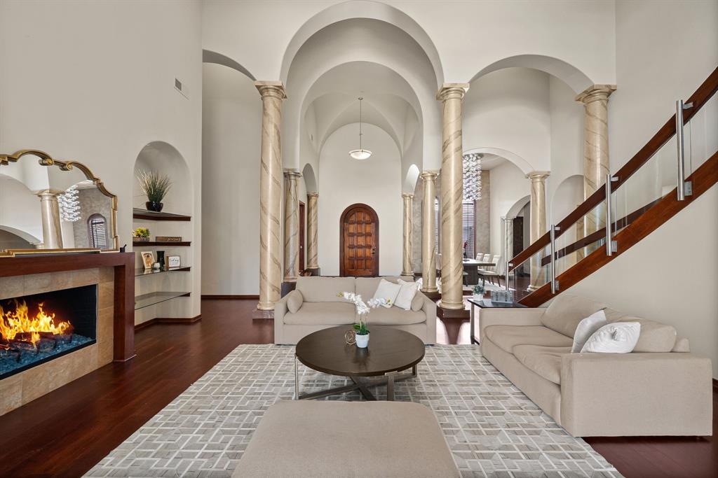 1778 Torrey Pines Lane