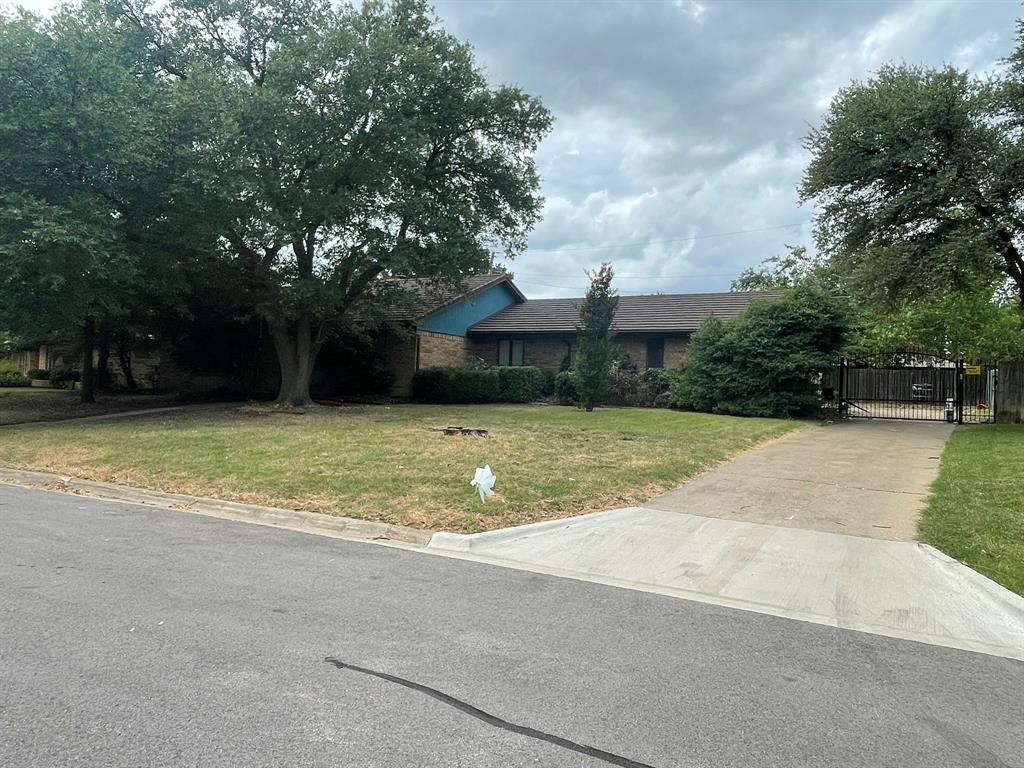 2908 Lakewood Drive