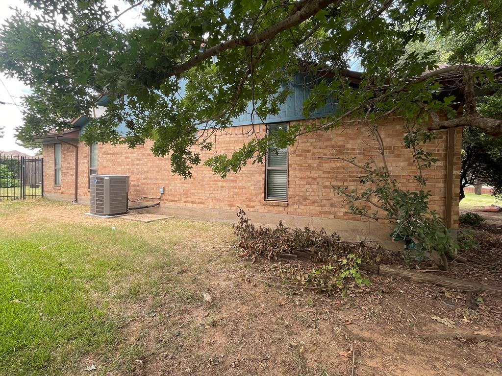 2908 Lakewood Drive