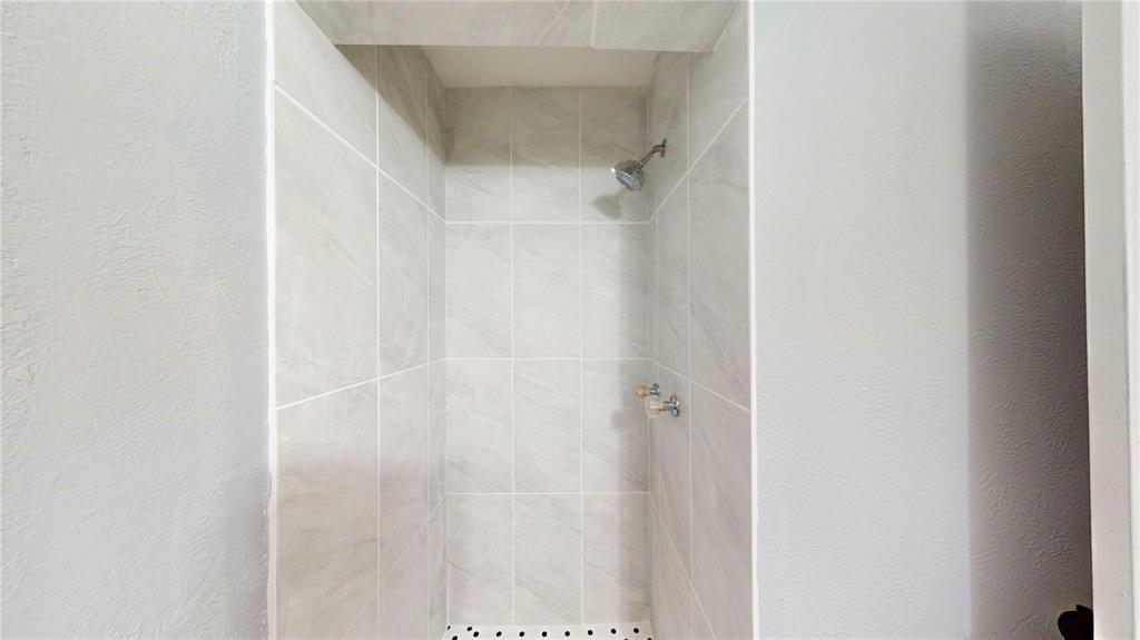 Southwest Hills Add - Residential Lease