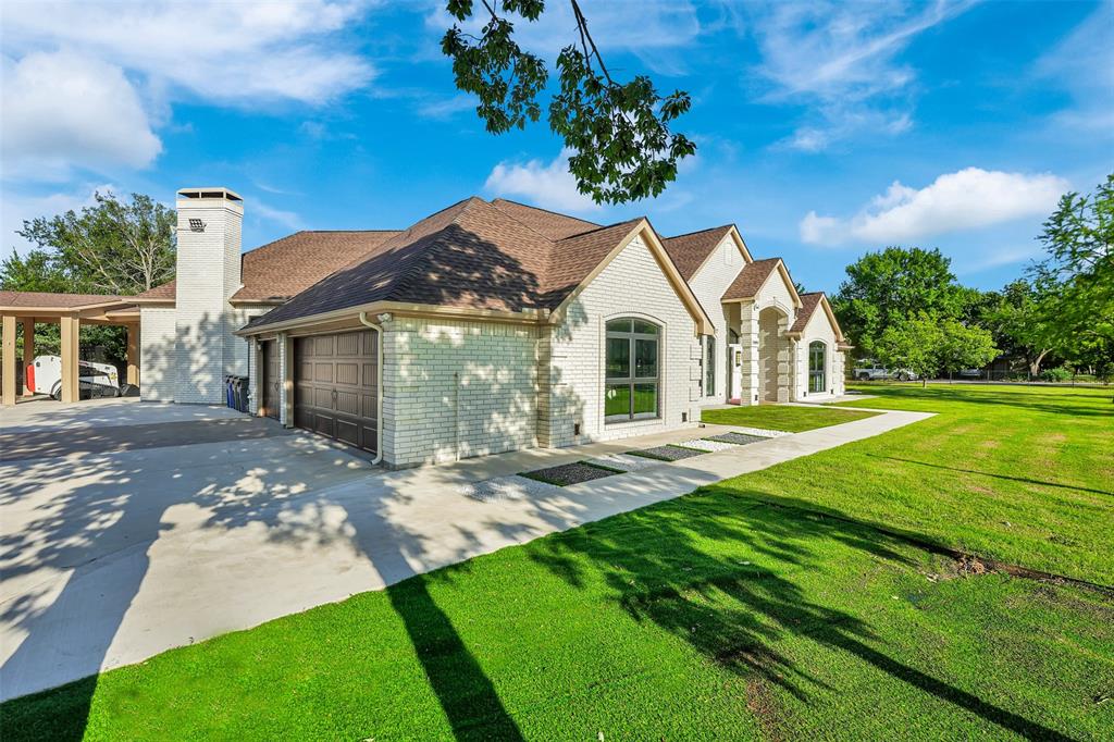 1690 Lynn Lane