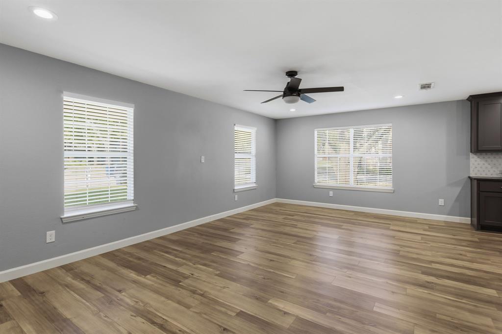 1000 W White Avenue