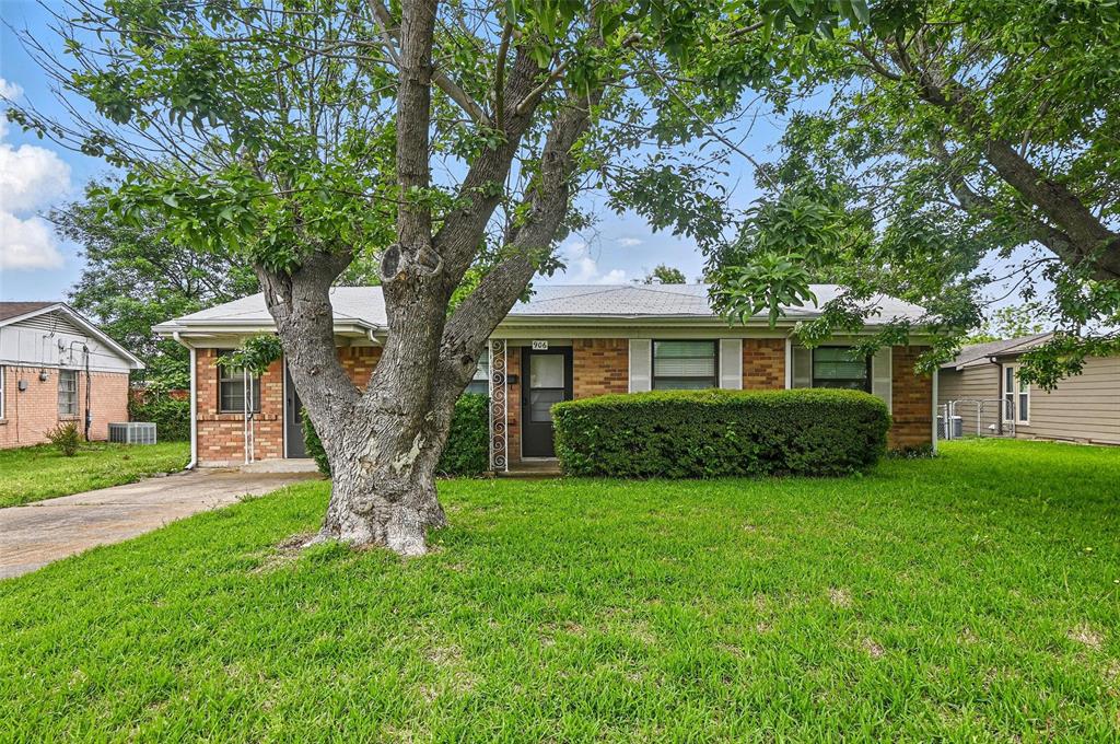 906 Caladium Drive