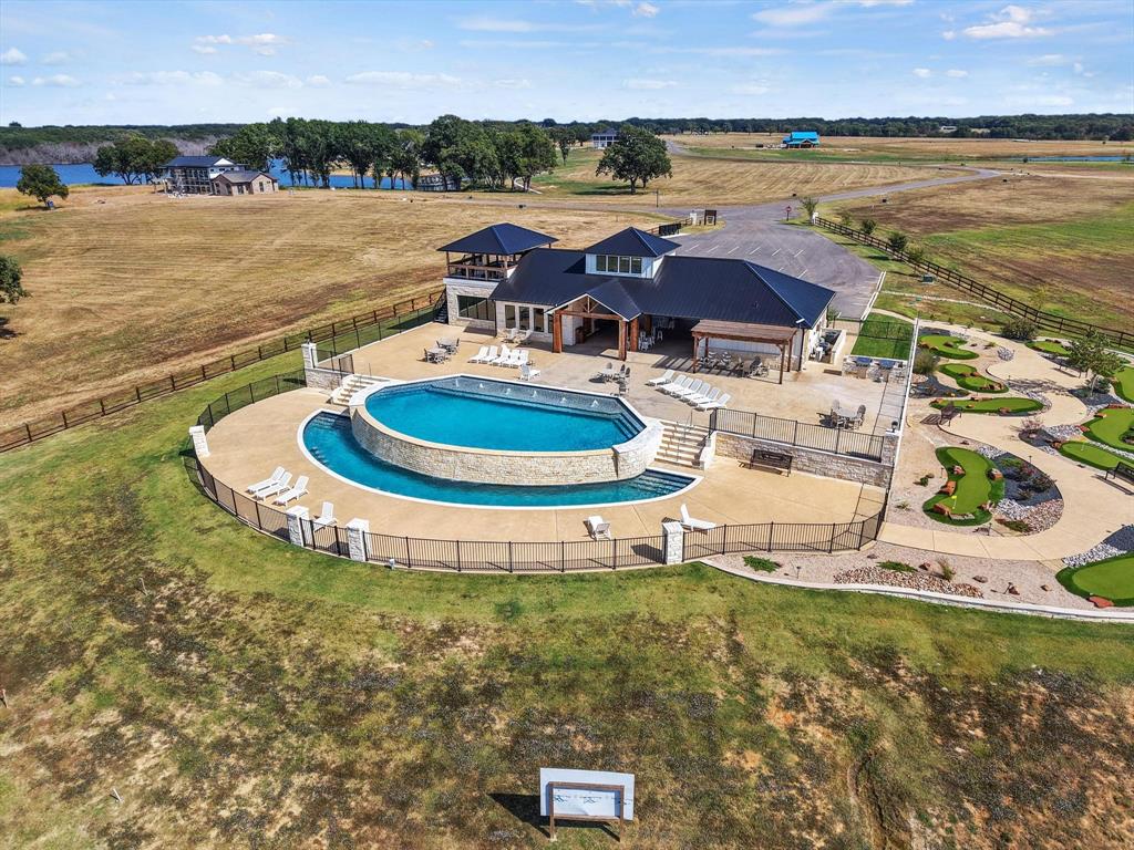 315 Lakewood Lane