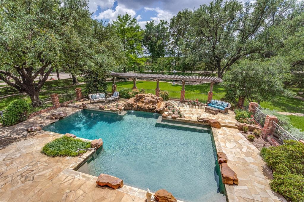 Willow Bend Country Ph One-R - Residential