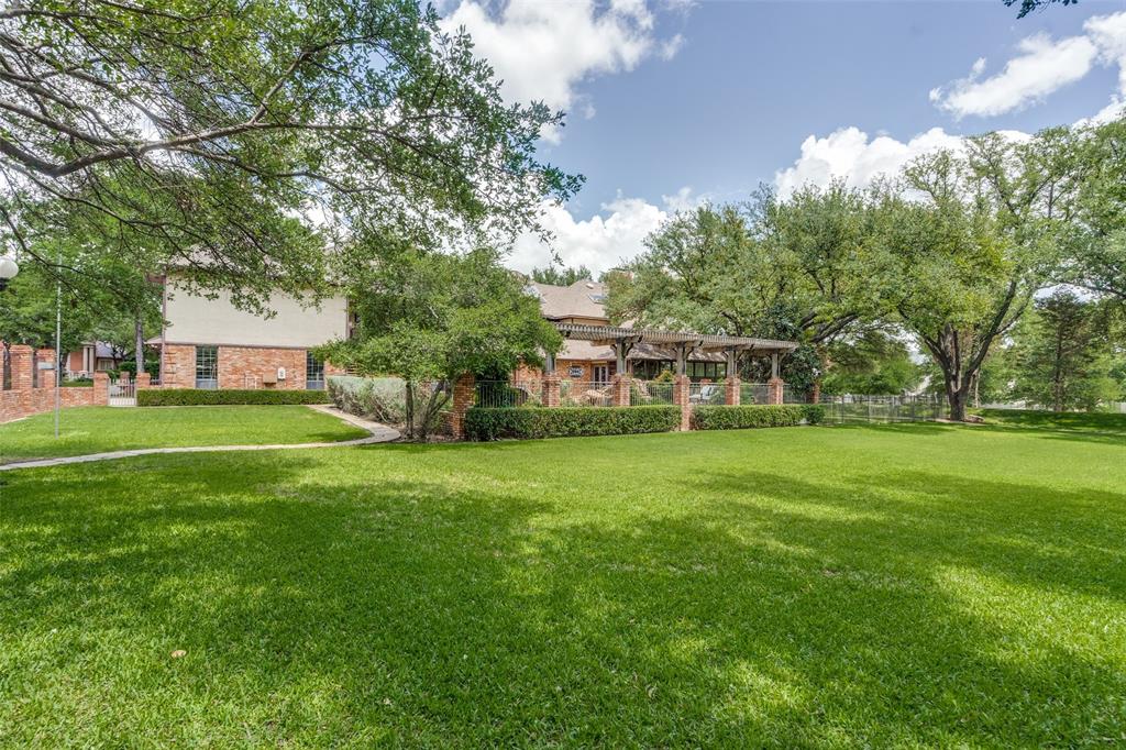 Willow Bend Country Ph One-R - Residential