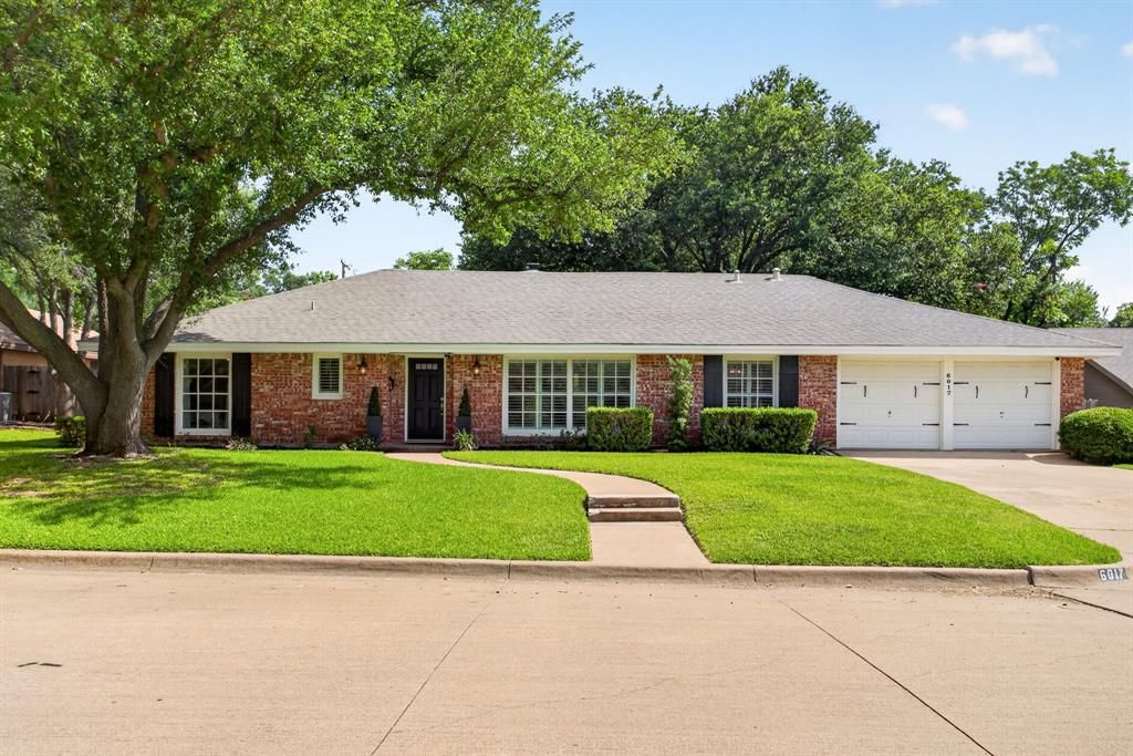 Photo of 6017 Wonder Drive, Fort Worth, TX 76133 (MLS # 21306703)