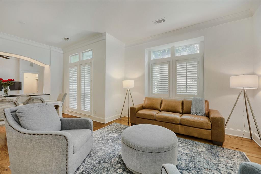 6912 Creekside Lane
