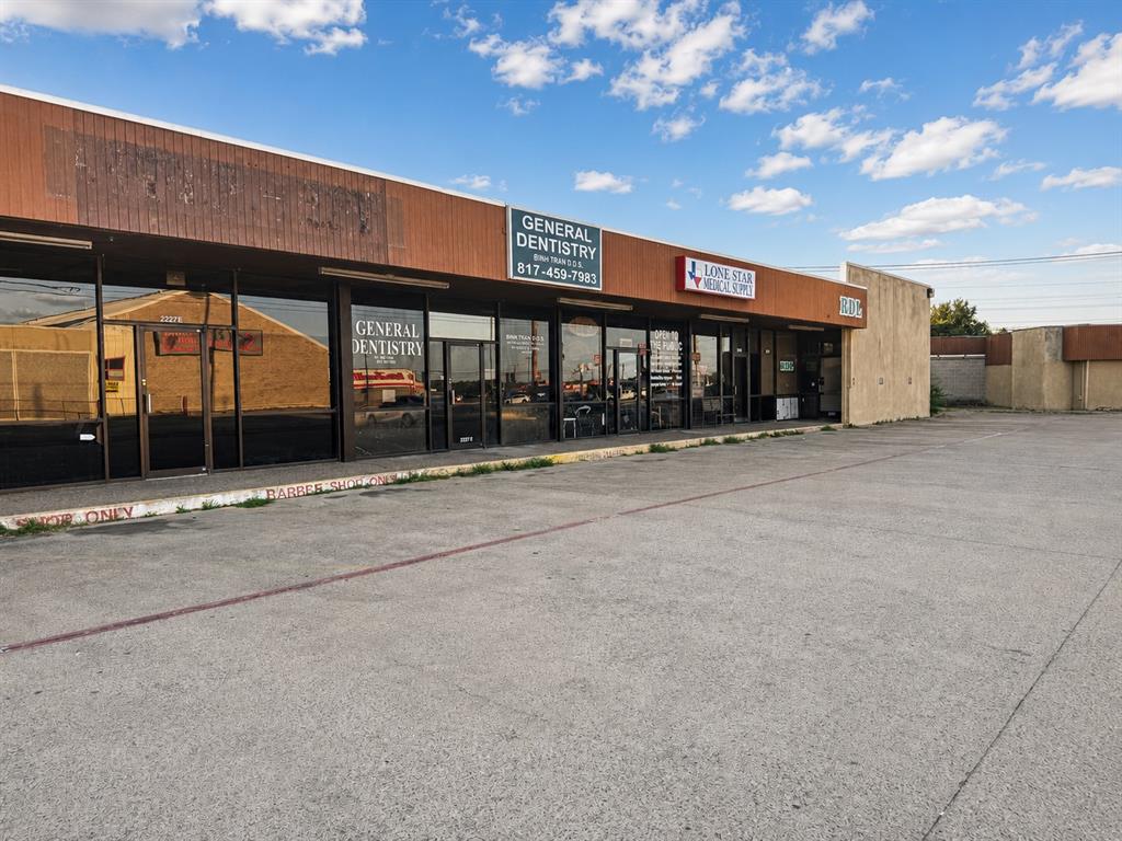 2225 Haltom Rd