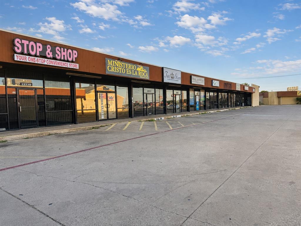 2225 Haltom Rd