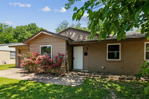 1202 Johns Drive Euless TX 76039