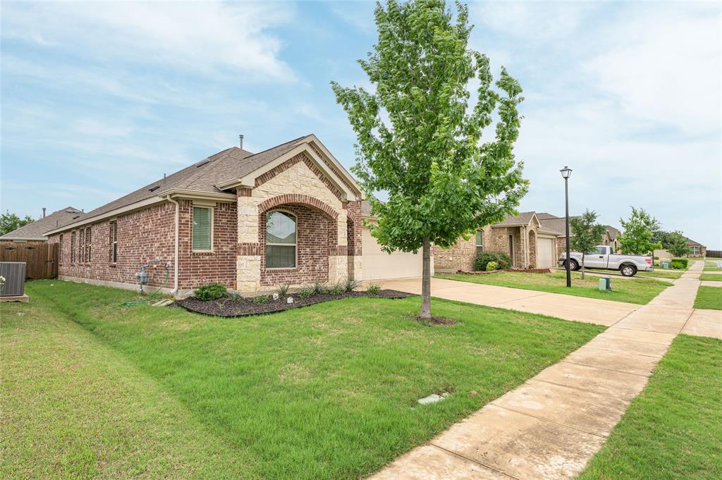 903 Spruce Lane