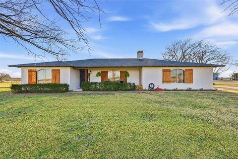 Photo of 3781 Fm 151, Whitewright, TX 75491 (MLS # 21158856)