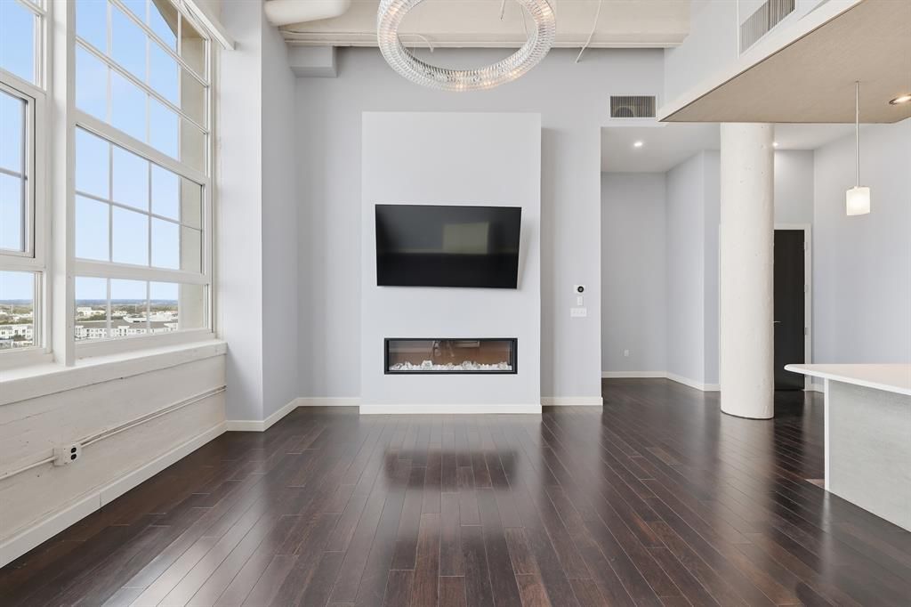 Photo of 2600 W 7th Street #1827, Fort Worth, TX 76107 (MLS # 21158841)