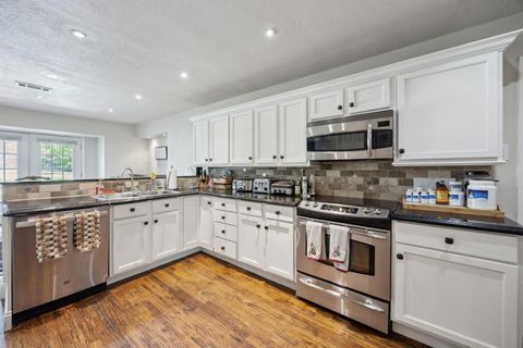 Tiny photo for 1425 N Peytonville Ave, Southlake, TX 76092 (MLS # 20997584)