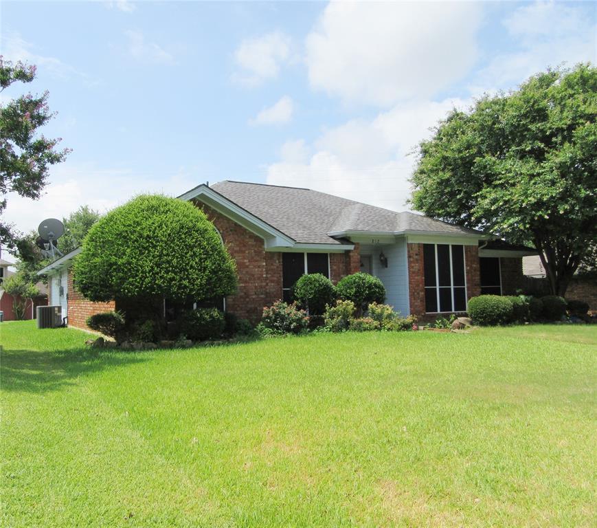 812 Red Oak Drive