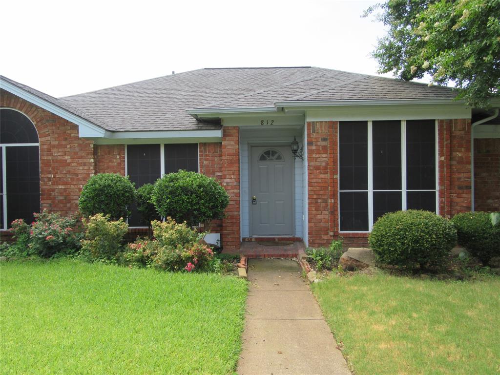 812 Red Oak Drive