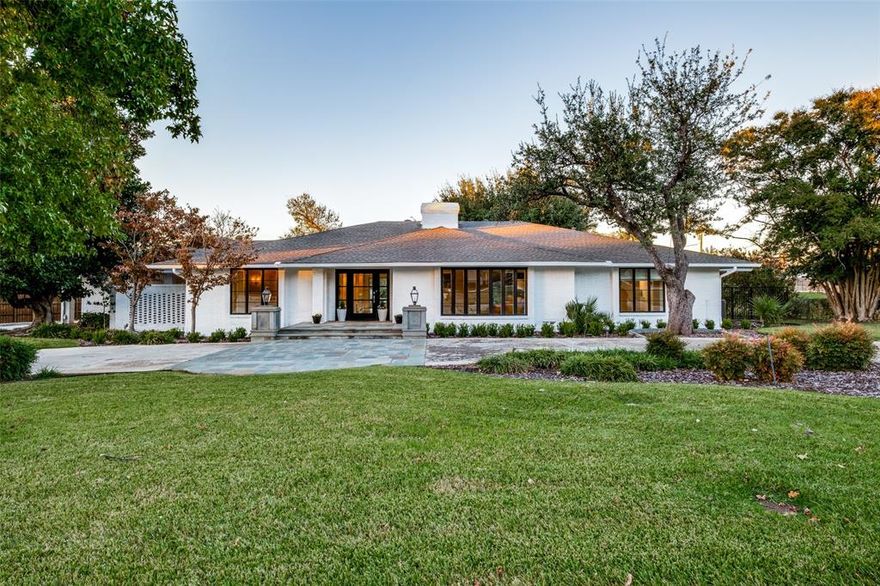 Classic Hal Anderson design-construction, a true mid-century home in desirable Mayflower Estates in Preston Hollow on 1.17 acres.  Renovated and expanded for current owners by renowned Architect & Contractor, Robert H. Clark and situated on spacious interior lot. Hardwood floors, marble baths,custom gourmet kitchen with custom Downsview cabinetry, granite, sub zero, Dacor etc., Toto, custom  Anderson thermal pane wood windows, California closets, plaster moldings, split bedrooms, raised ceilings, three living areas and three car garage. Very spacious living areas, open floor plan, large windows throughout viewing patios and acreage! Gorgeous Pennsylvania Bluestone patios overlooking huge backyard with new cedar and iron fencing. Lovely fountains and copper  New Orleans Bevelo gas lighting.  Freshly painted in and out with new redesigned front door and sidelight entry. Roof replaced in 2023. Landscape and pool renderings available for back lawn design.  Amazing opportunity in Estate area marketed near land value with fabulous home!
OPEN SUNDAY, DECEMBER 15th FROM 2:00-4:00 pm