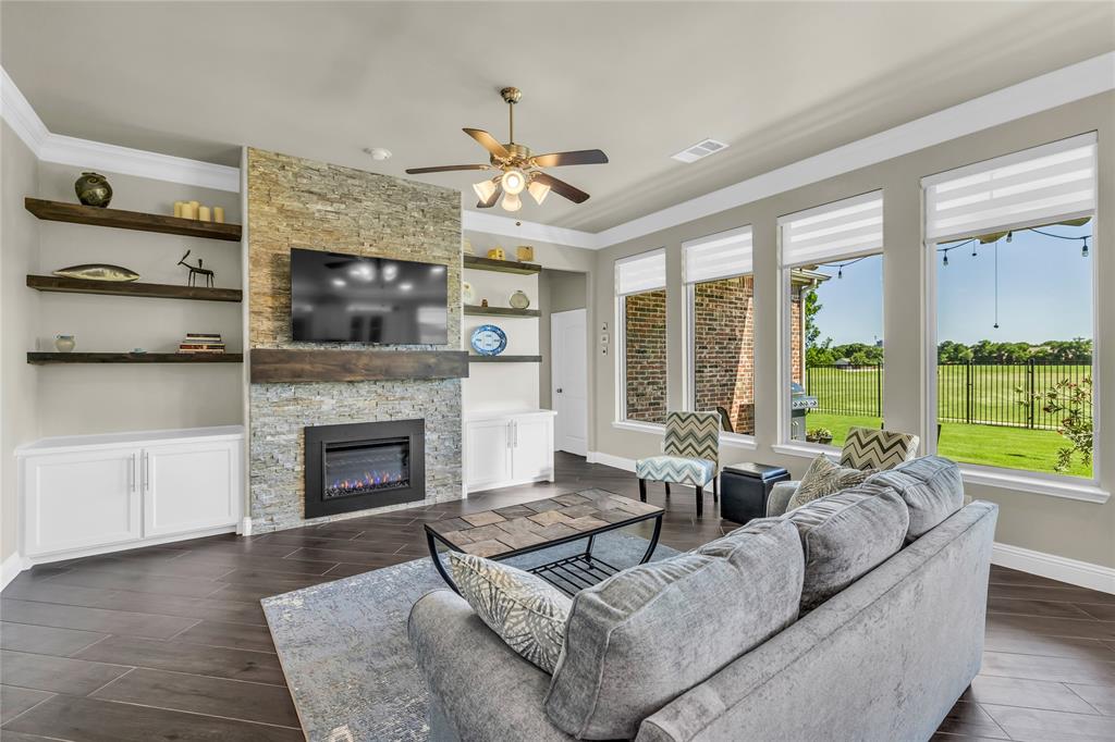 613 Meadowedge Lane