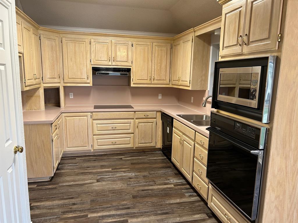 Oaks The Mansfield - Residential Lease