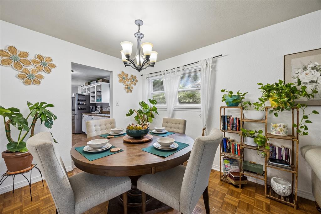 132 W Kenwood Drive