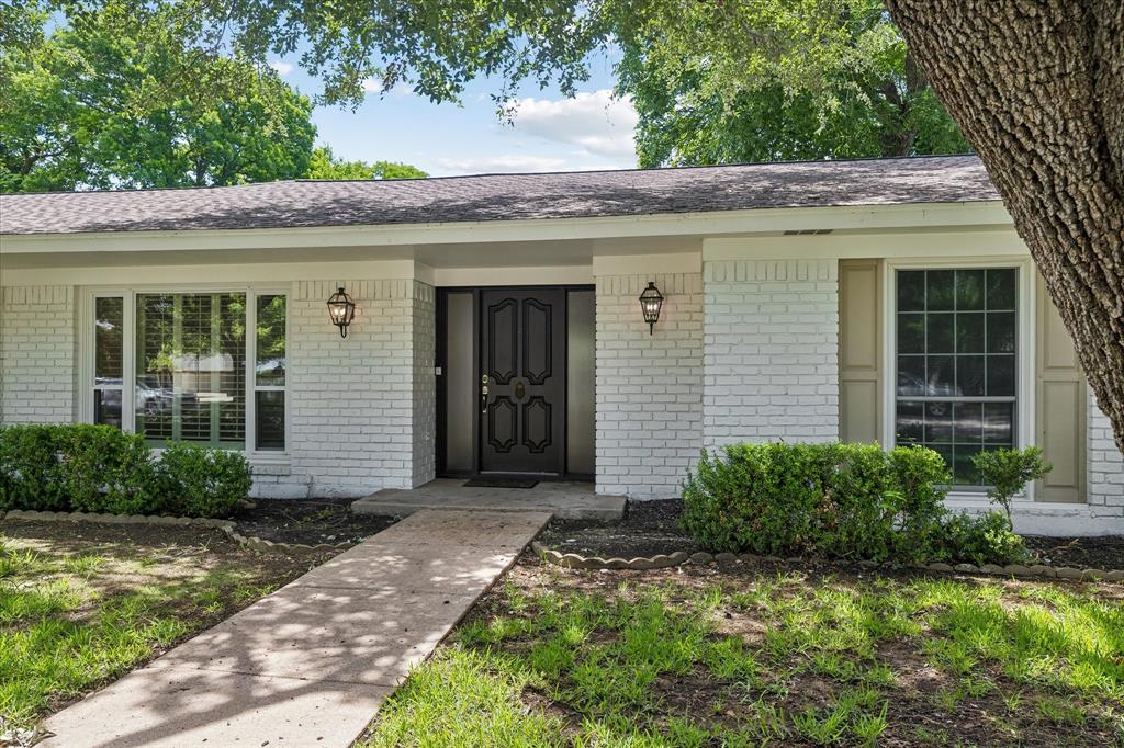 4113 Ridglea Country Club Drive
