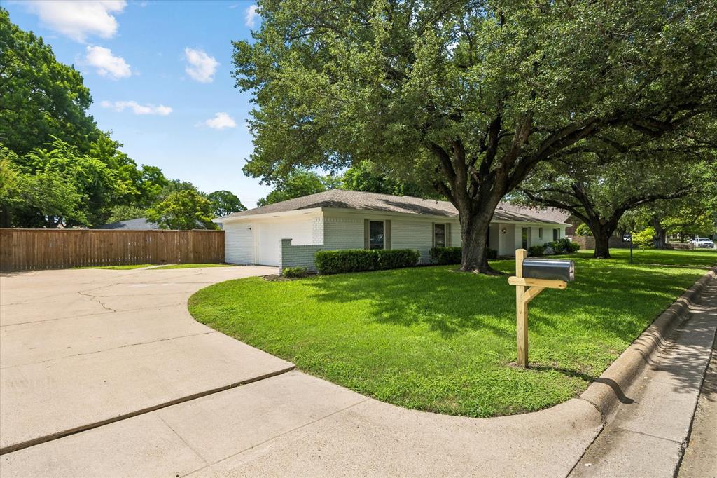 4113 Ridglea Country Club Drive