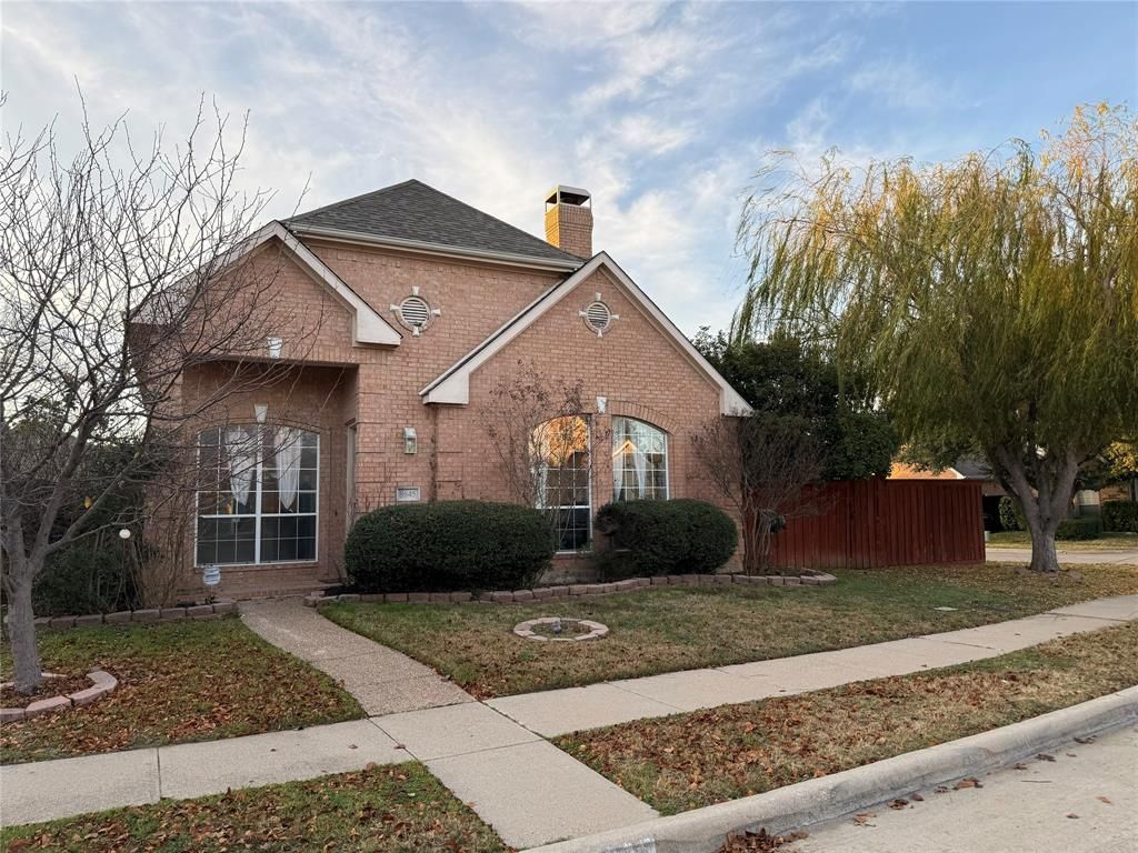 Photo of 8645 Mill Creek Road, Irving, TX 75063 (MLS # 21132645)