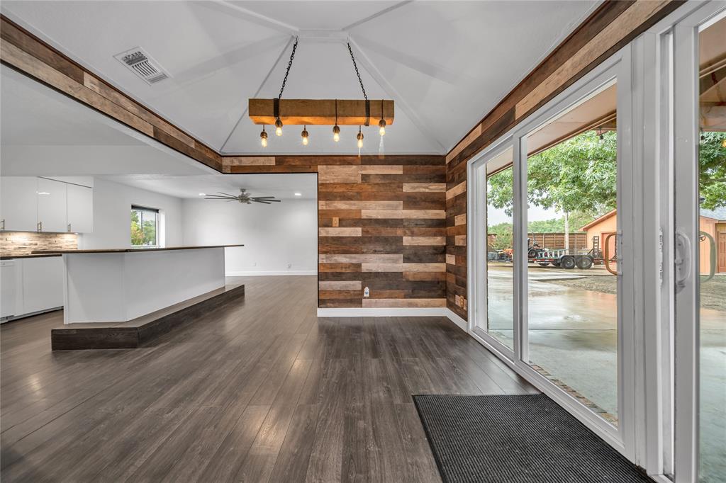203 Lariat Trail