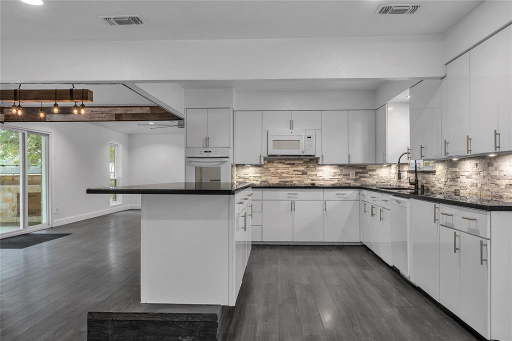 203 Lariat Trail