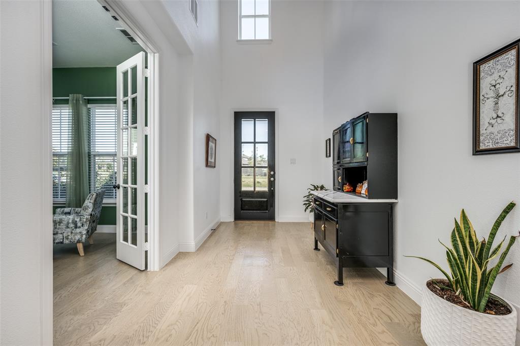 1404 S Pecan Parkway