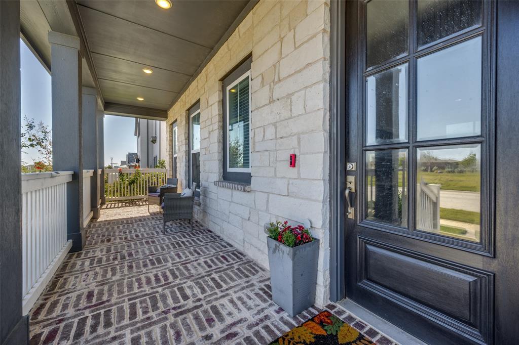 1404 S Pecan Parkway