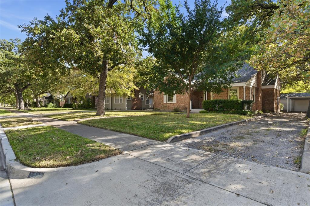 2322 Carnation Avenue