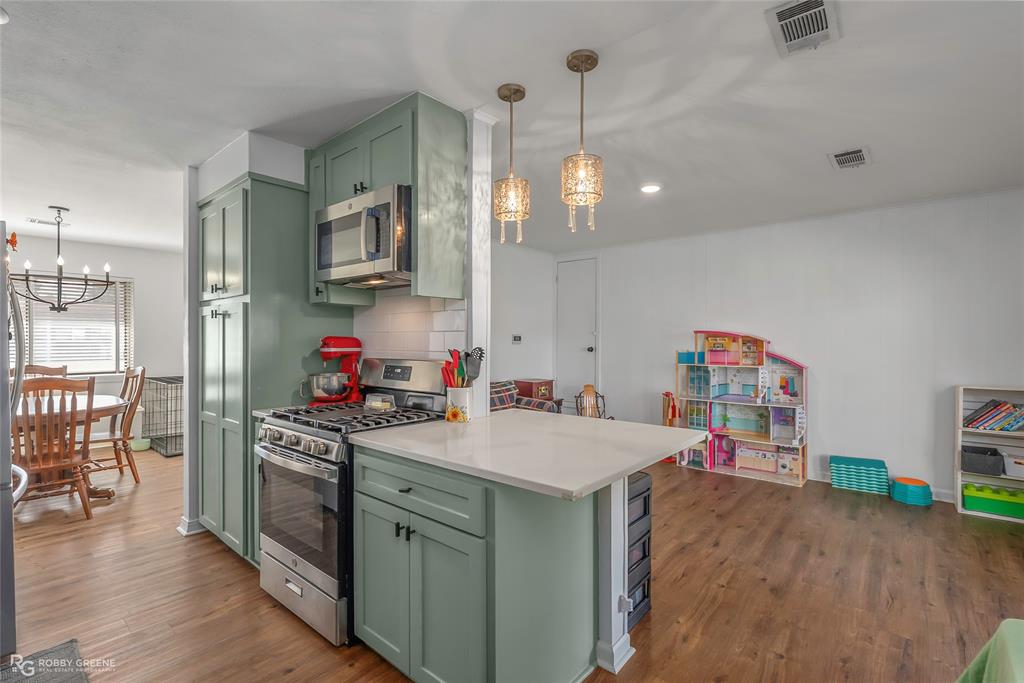 1913 Christine Avenue