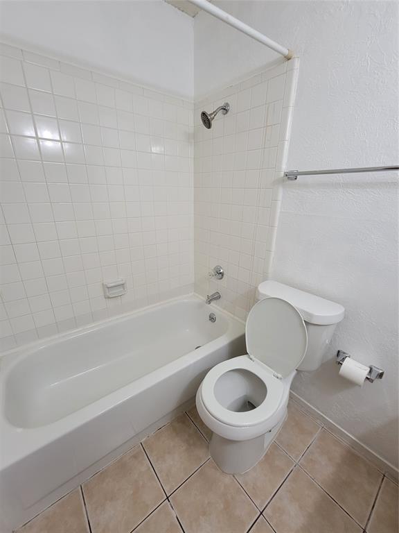 Oaks On The Lane Condo Ph 01 - Residential Lease