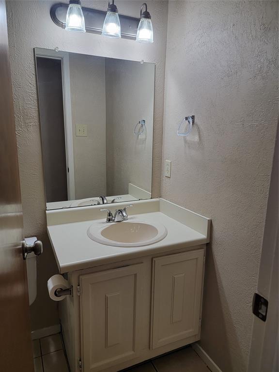 Oaks On The Lane Condo Ph 01 - Residential Lease