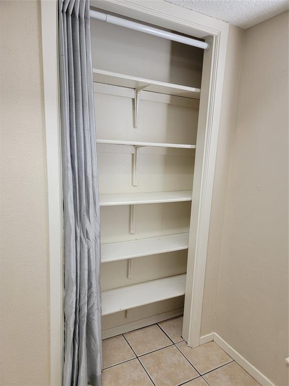 Oaks On The Lane Condo Ph 01 - Residential Lease