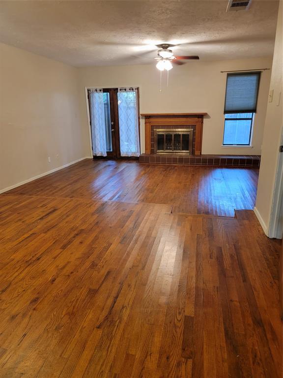 Oaks On The Lane Condo Ph 01 - Residential Lease