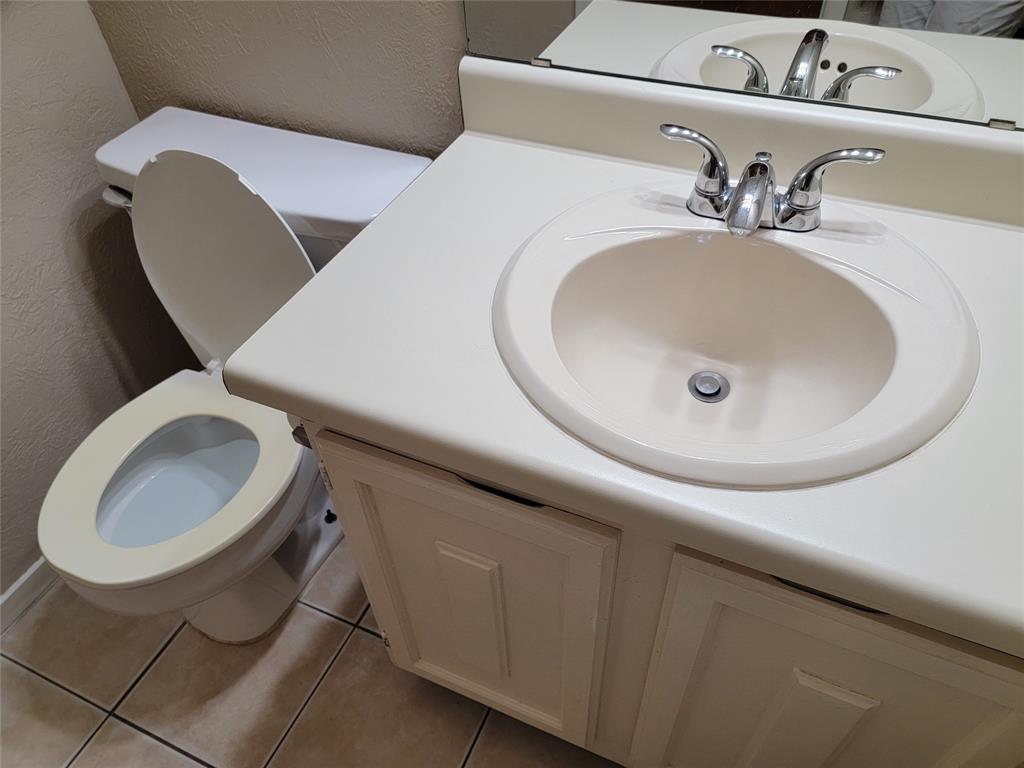 Oaks On The Lane Condo Ph 01 - Residential Lease