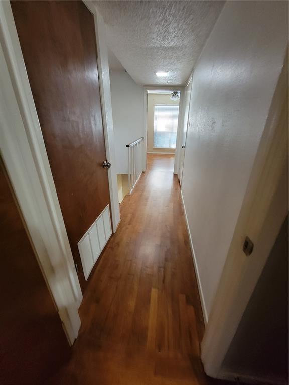 Oaks On The Lane Condo Ph 01 - Residential Lease