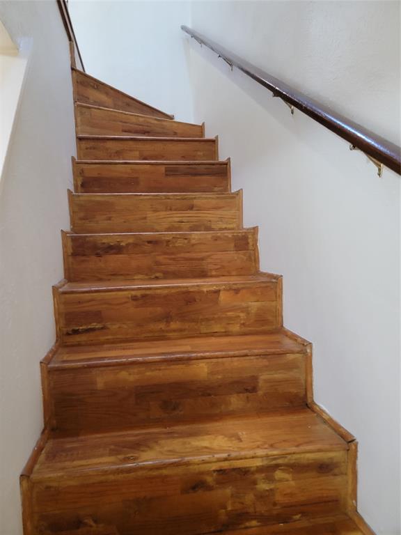 Oaks On The Lane Condo Ph 01 - Residential Lease