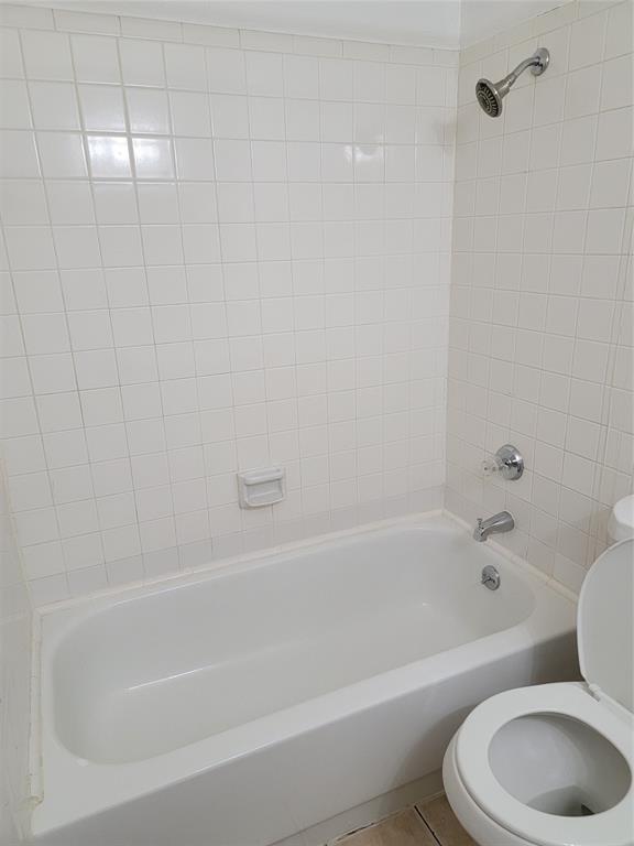 Oaks On The Lane Condo Ph 01 - Residential Lease